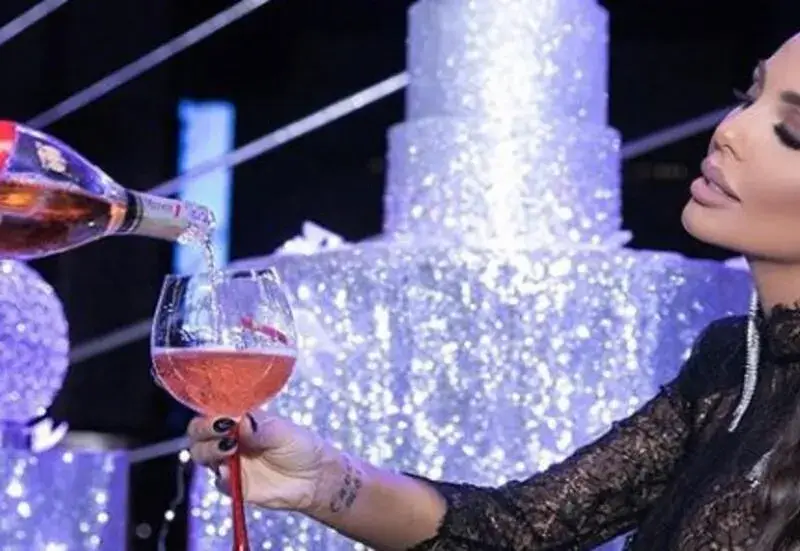 Николета Лозанова само по пера