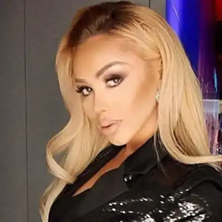 Нора Недкова се хвали с пуйка