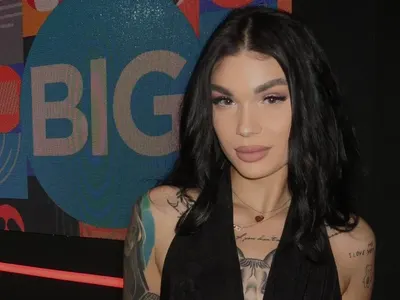 Новото гадже на Анджела е жена (Горещи снимки)