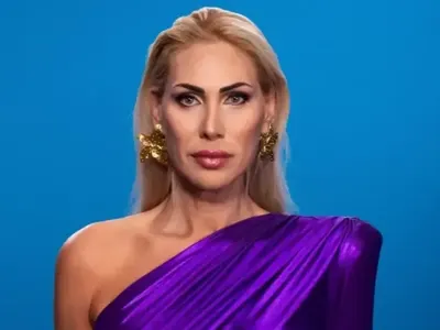 По паспорт Ивонне Рей още се казва Ивайло Стефчов Тодоров