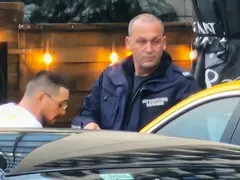 Полиция подпука Марио от "Биг брадър" (Снимки)