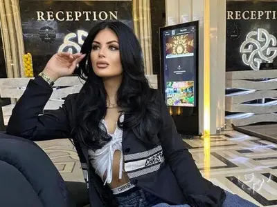 С 40 градуса температура Венцислава Тафкова снимала първия си клип (ВИДЕО)