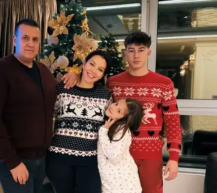 С тези СНИМКИ Емилия затвори устите на ЗЛОБАРИТЕ