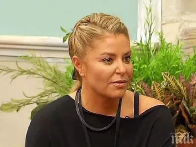 Сам вкъщи: Тони Димитрова и Хилда самотни по празниците...