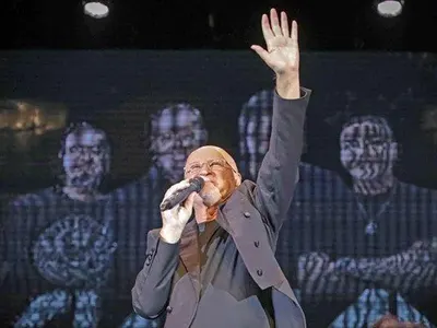 След 46 години: "Сигнал" пак взриви НДК