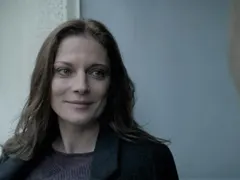 Теодора Духовникова иска космата вежда