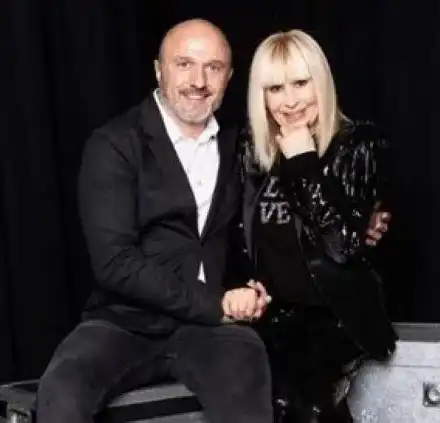 В книгата на Георги Тошев: Лили Иванова има връзка с полицай, за малко да стане актриса