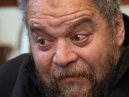 Веско Маринов си уши костюм, ще е Дядо Коледа СНИМКИ