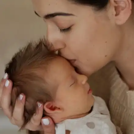 Внучето на Гала прилича на Джуджи ФОТО