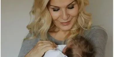 Внучката на Гала стана на 40 дни, готвят й пищно кръщене
