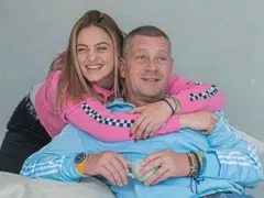 Юлиан Вергов и дъщеря му се носят като клоуни