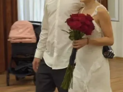 Защо майката на Антоанет Пепе не спря да плаче на сватбата й? (СНИМКИ)