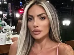 Златка играе боулинг с таен съперник