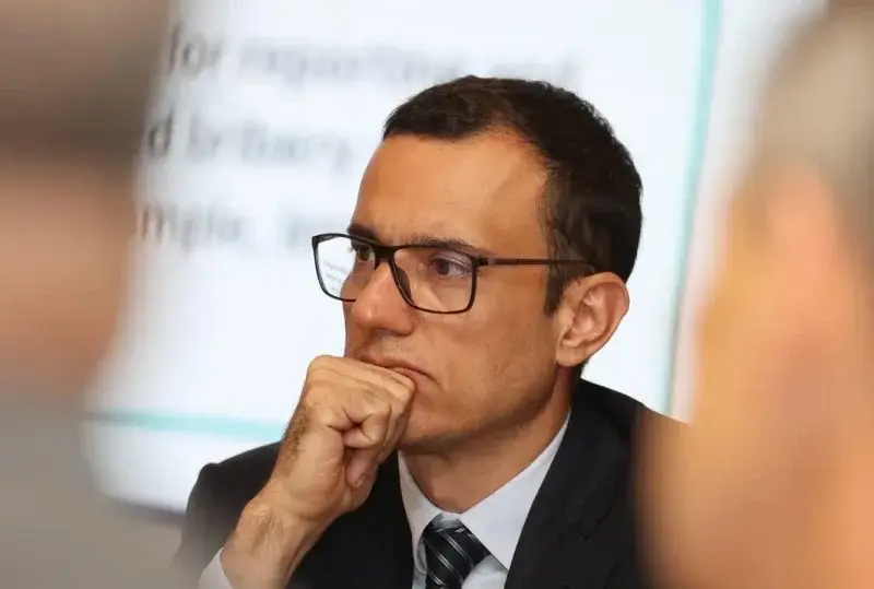 1984 по Оруел: Васил Терзиев връща София в мракобесните времена на ДС