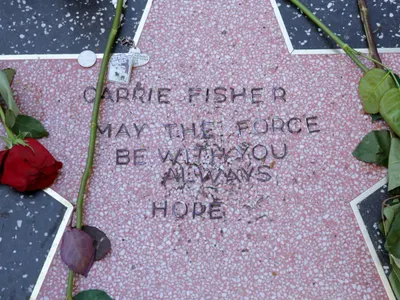 8 години по-късно: Последните дни на Кари Фишър и наследството, което продължава дъщеря й