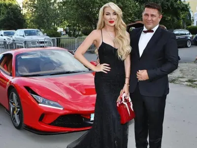 Антония Петрова най-после се похвали с ферарито