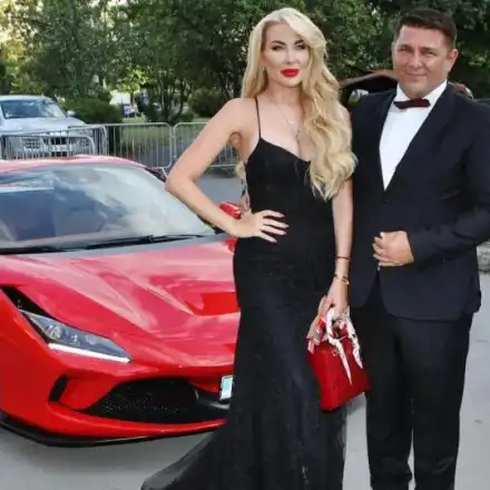 Антония Петрова най-после се похвали с ферарито