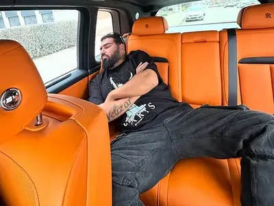 АВТОПАРК ЗА МИЛИОНИ: Ролс-ройсът на Азис най-скъп, следван от Ламбото на Стораро! (СНИМКИ)