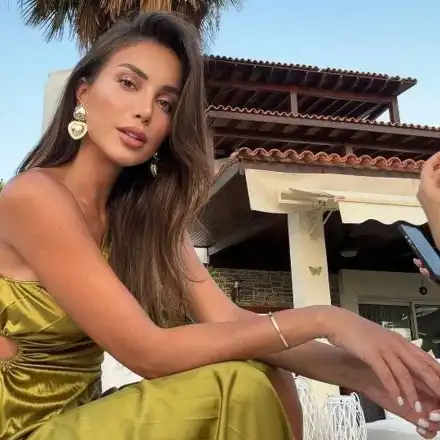 Богданска печели по над 100 бона месечно, носи само „Диор” и „Шанел”