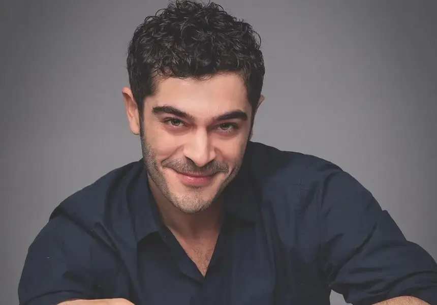 Бурак Дениз се теши с голф след изневярата на годеницата си