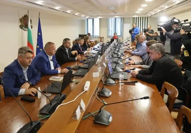 Членовете на ВСС си раздали по 53 бона бонуси за миналата година