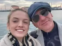 Циркът е пълен! Вместо „меча“ си, Деян Донков вади на Анна Кошко... парите си. Целта е Радина да ревнува