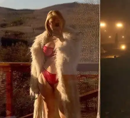 Дара по жартиери пред Белоградчишките скали