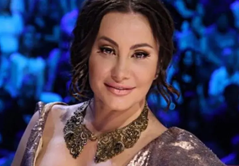 Дарина Павлова при Златния Буда