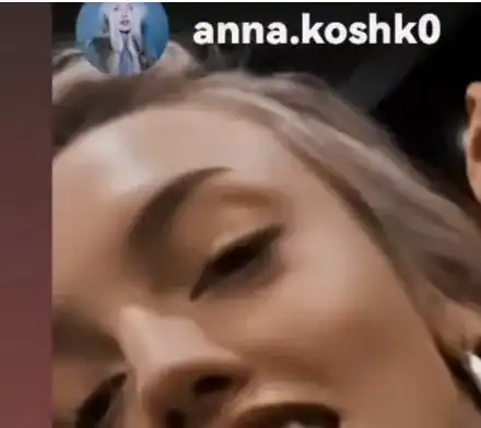 Деян Донков се дърпа на  младото гадже, натискала го за сватба и дете