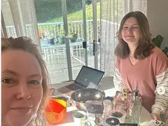 Дъщерята на Киро влезе в пубертета, сложи очила