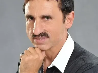 Фолк звездата Милко Калайджиев: Попитах 93-годишната ми майка да не би пък да съм по-млад, щом имам енергията да пея и танцувам с часове