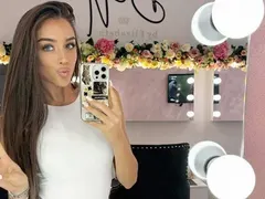 Глезят най-скандалната Мис България като арабска принцеса