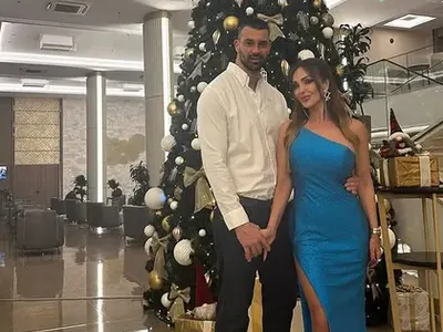 Глория и дъщеря й събраха мъжете си на Нова година