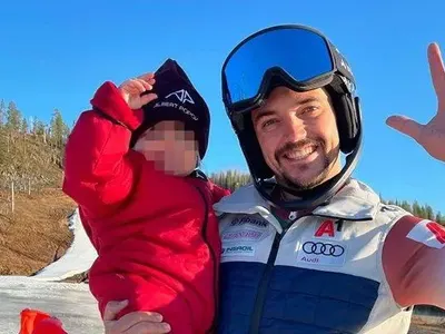 Годеницата на Алберт Попов: Дъщеря ни вика за него пред екрана