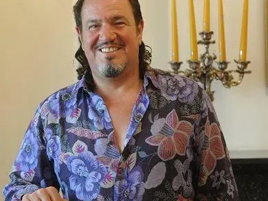 Християн Гущеров остана БЕЗ НАСЛЕДСТВО! Баща му прехвърли всичките си имоти и пари