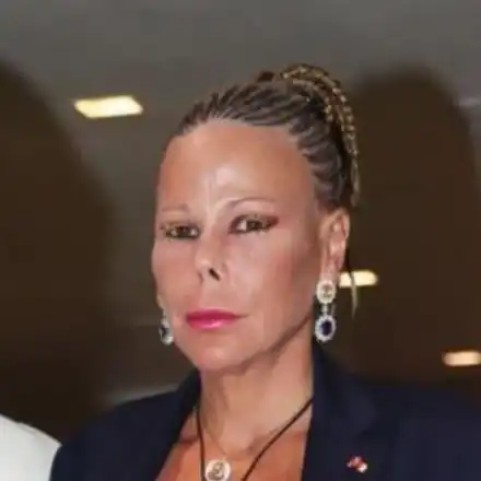 Княгиня Калина куфее с Азис за ЧНГ