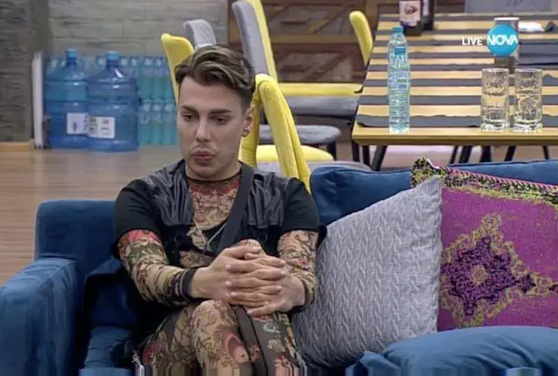 Колега заразил Кулагин с инфекция на лицето