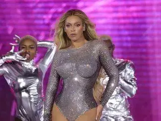 Крими хроника: Наша чалга дива окраде стила на Бионсе (СНИМКИ)