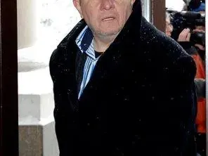 Къде на шега, къде на сериозно:  Артисти и спортисти атакуват властта