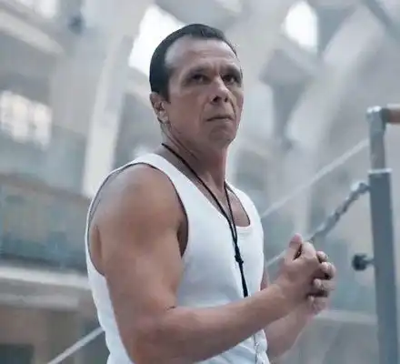 Малкия Близнак от "Под прикритие" забърса млада екстрасенска СНИМКИ