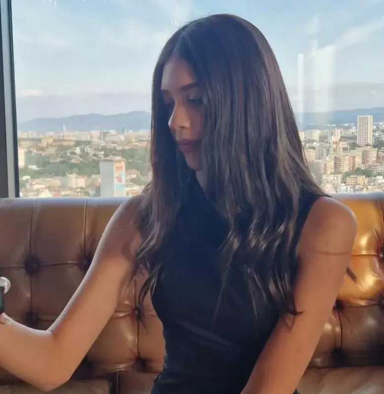 Мариана Попова крие щерка красавица  (Снимки)