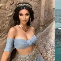 Мегз заведе кучето на плаж