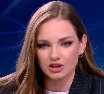 Миска води шоу за дебели