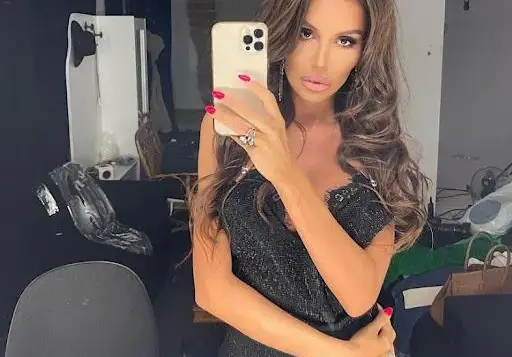 Моника Валериева се маже със сперматозоиди от сьомга