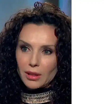 Нели Сано ходи с 26 пирона в гръбнака! Вижте какво преживяла водещата