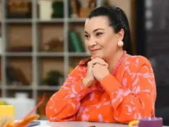 Оля Малинова реве от  хронично безсъние
