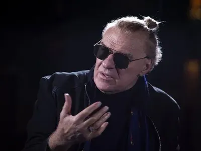 Панаири, панаири: БГ звезди на нож със съседите си