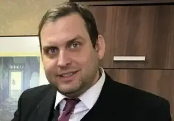 Парламентът – сборище на криминални типове! След престъпника Джейхан Ибрямов, убиецът Трайко Младенов ще съветва любовницата си от ГЕРБ