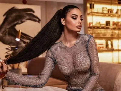 Прецедент! За рекордно време млада певица превъртя брояча на YouTube