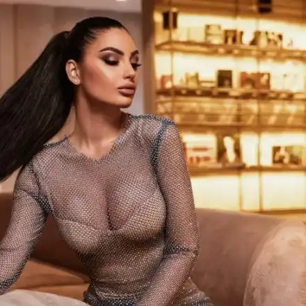 Прецедент! За рекордно време млада певица превъртя брояча на YouTube